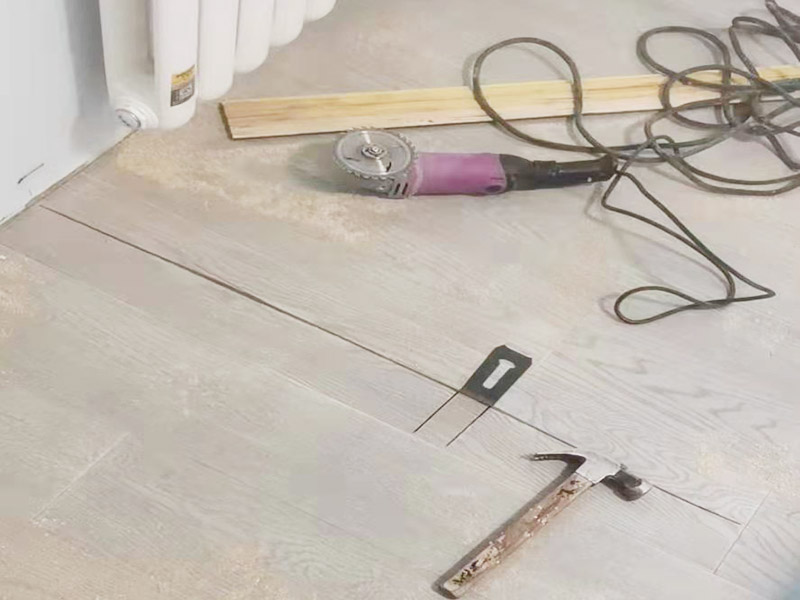 長沙地面安裝地板坡度大怎么解決(圖3) 長沙地面安裝地板坡度大怎么解決(圖3)