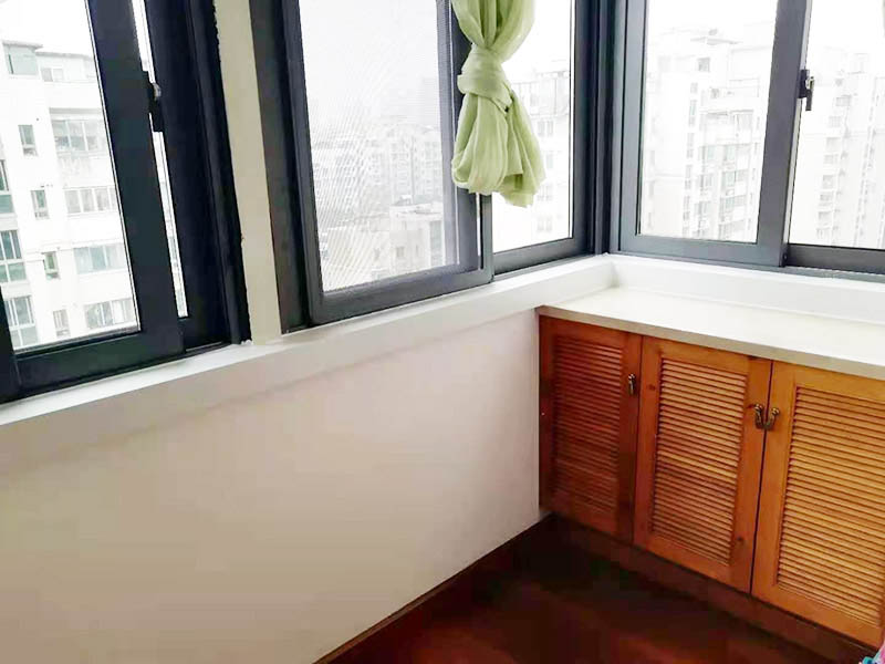 封閉陽臺墻面貼瓷磚好還是刷乳膠漆好(圖2)