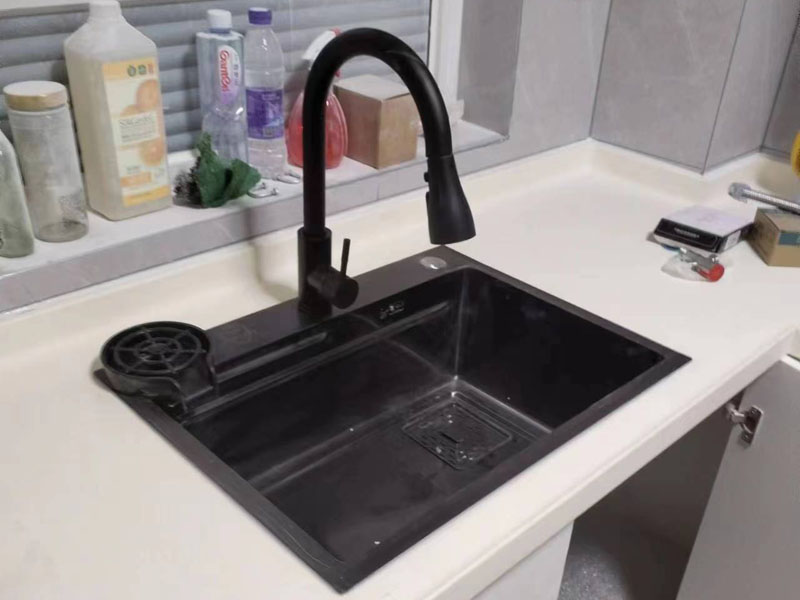 廚房翻新吊頂和吊柜誰(shuí)先做(圖1)